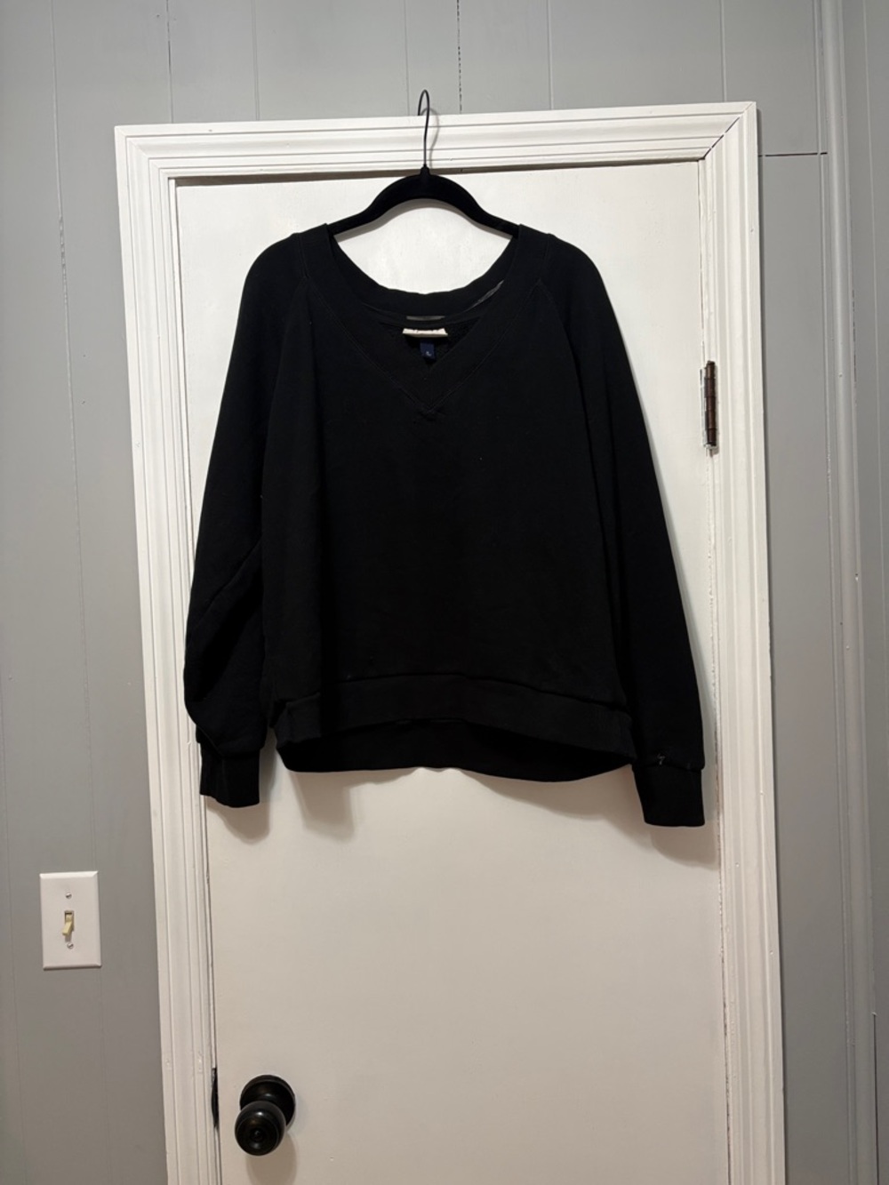 Universal Thread Black Crewneck Sweatshirt and Jogger Set